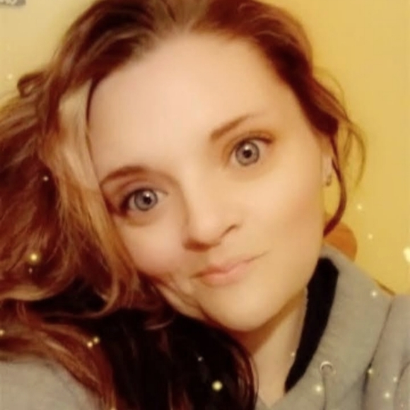 Meet your Posher, Taylor - Picture 2 of 2